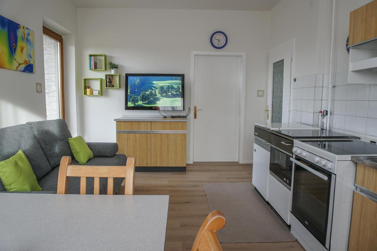Vorstadt-Appartement Haus Monika Aussere Ragnitz Bagian luar foto