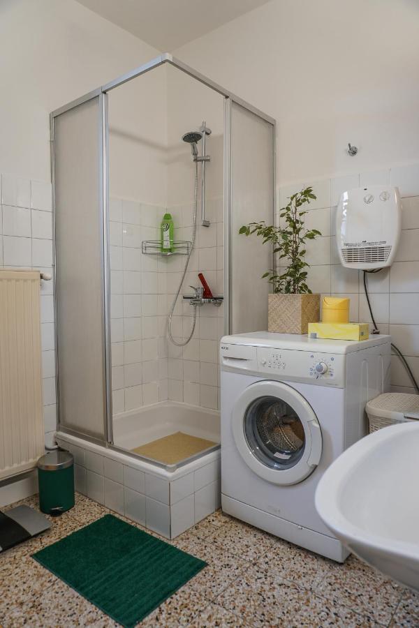 Vorstadt-Appartement Haus Monika Aussere Ragnitz Bagian luar foto